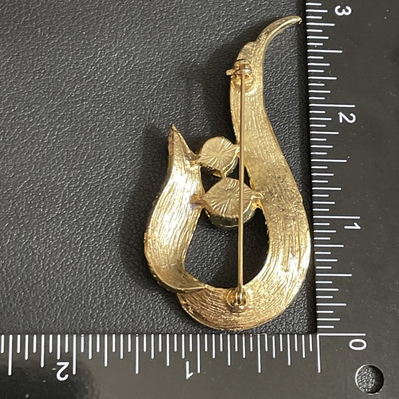 Vintage Swirl Enamel Loop Brooch Asymmetrical Pin Pink Purple Gold Tone Jewelry - Picture 9 of 10